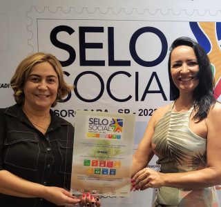 Christiane Moura, assistente social da Ofebas, e Patrícia Peixoto, gerente geral. Certificação do selo social 2022, que aconteceu no dia 09-02-23 no Teotônio Vilela